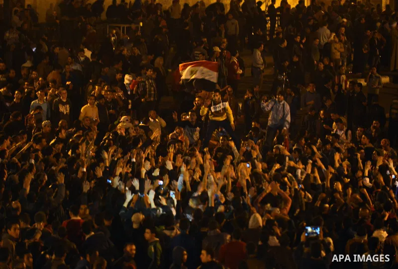 Egyptian anti-Mubarak protesters shout slogans at Abdel Moneim Riad, a main transportation hub for taxis and buses, after hearing the verdict of former Egyptian president Hosni Mubarak, in Cairo, Egypt, 29 November 2014....
