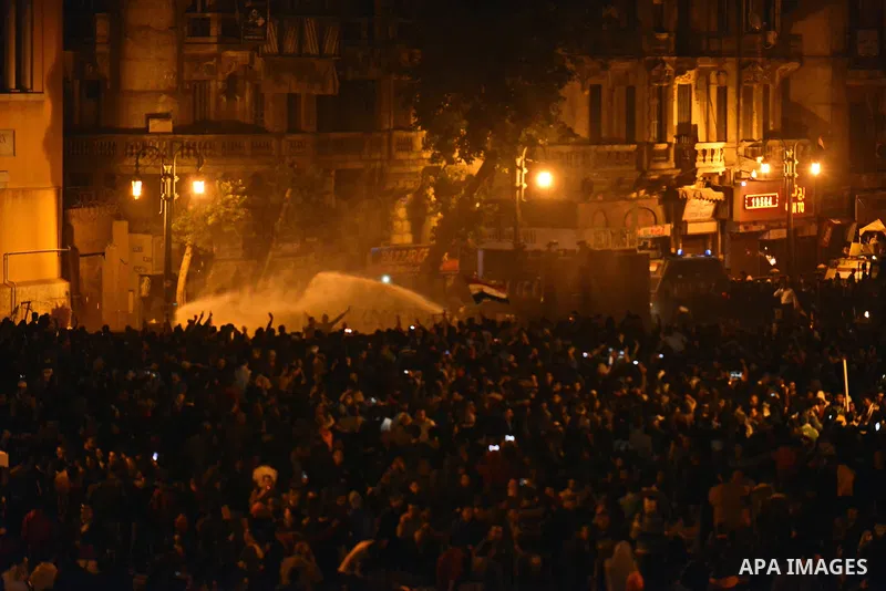 Egyptian anti-Mubarak protesters shout slogans at Abdel Moneim Riad, a main transportation hub for taxis and buses, after hearing the verdict of former Egyptian president Hosni Mubarak, in Cairo, Egypt, 29 November 2014....