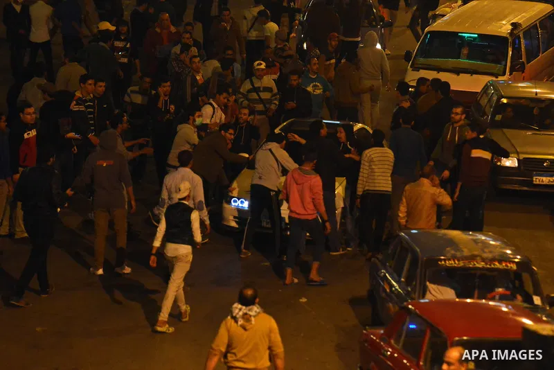 Egyptian anti-Mubarak protesters gather at Abdel Moneim Riad, a main transportation hub for taxis and buses, after hearing the verdict of former Egyptian president Hosni Mubarak, in Cairo, Egypt, 29 November 2014. An Egy...