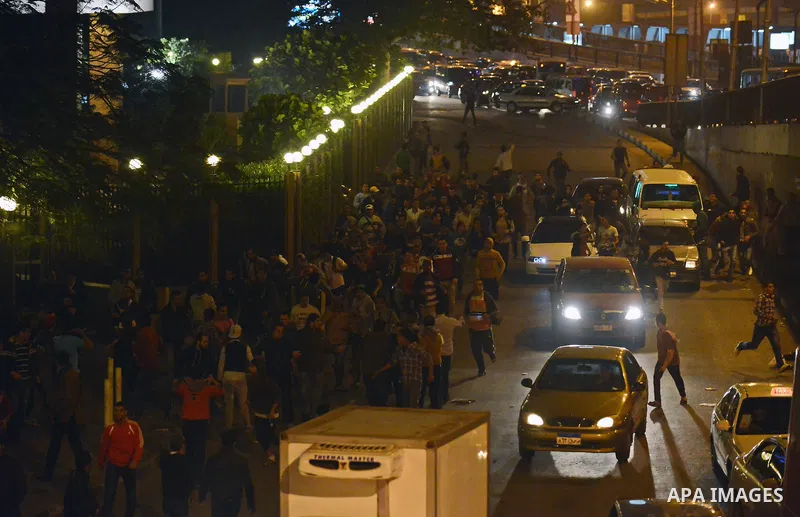 Egyptian anti-Mubarak protesters gather at Abdel Moneim Riad, a main transportation hub for taxis and buses, after hearing the verdict of former Egyptian president Hosni Mubarak, in Cairo, Egypt, 29 November 2014. An Egy...