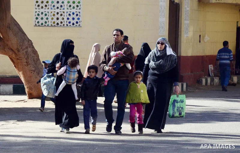 Egyptians enjoy at a zoo in a holiday commemorating the birth of Prophet Mohammed, known in Arabic as "Mawlid al-Nabawi", Cairo, Egypt 03 January 2015. Muslims around the world are celebrating the Prophet's birthday, whi...