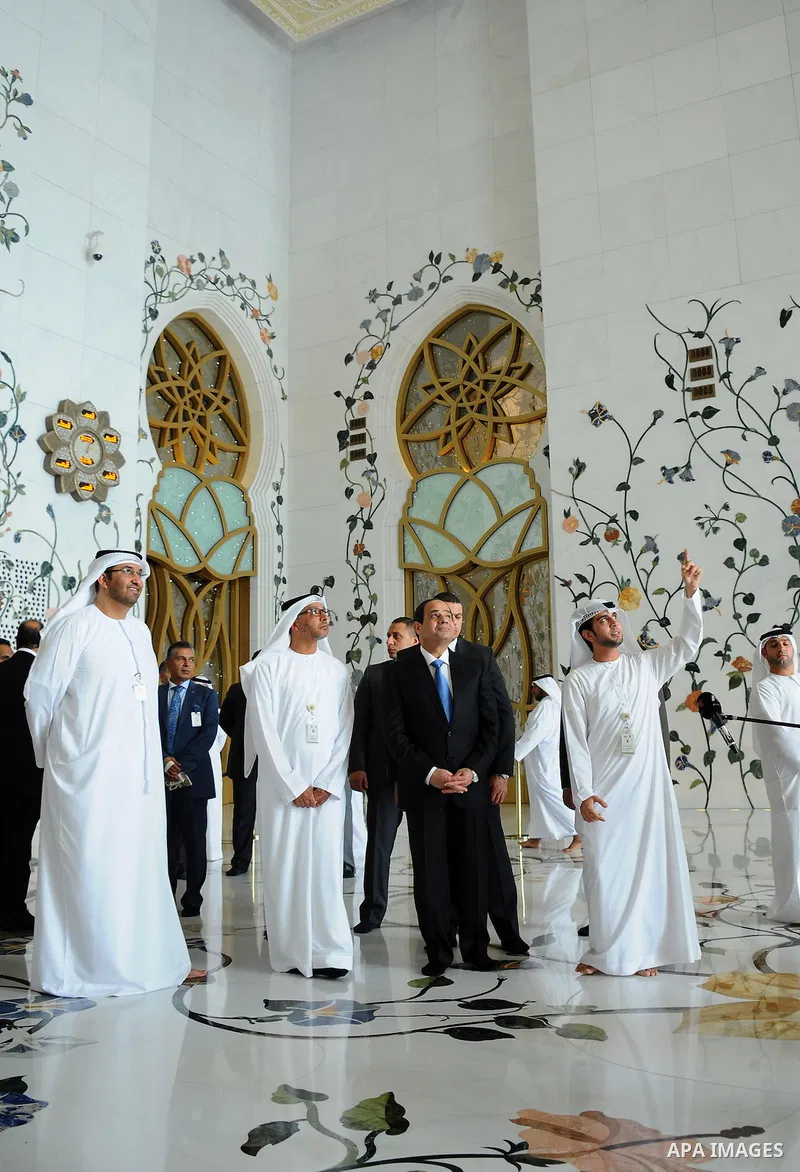Egyptian President, Abdel Fattah al-Sisi visits a mosque and tomb of the late Sheikh Zayed Al Nahyan, in Abu Dhabi, UAE, 18 January 2015. According to reports the Egyptian President began a two-day visit to the United Ar...