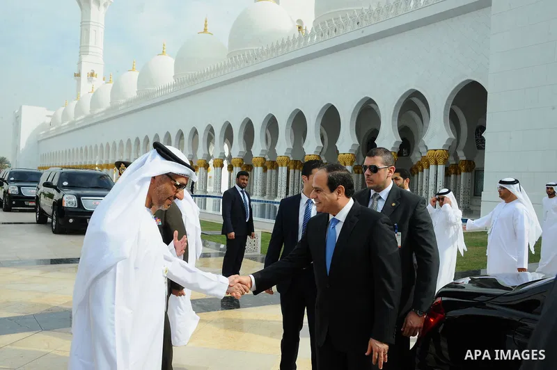 Egyptian President, Abdel Fattah al-Sisi visits a mosque and tomb of the late Sheikh Zayed Al Nahyan, in Abu Dhabi, UAE, 18 January 2015. According to reports the Egyptian President began a two-day visit to the United Ar...