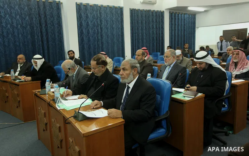 Senior Hamas leader Mahmoud al-Zahar, attends a meeting at the Legislative Council, in Gaza City on January 28, 2015. Photo by Ashraf Amra