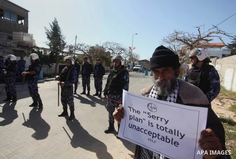 Palestinian supporters of the Popular Front for the Liberation of Palestine (PFLP) take part a protest in front of the headquarters of the United Nations in Gaza city on February 3, 2015 after the UN announced a lack of...