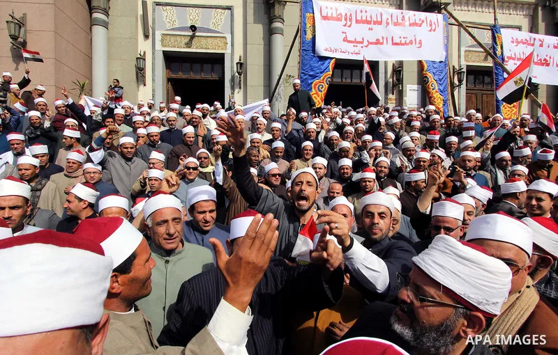 Egyptian clerics from Al-Azhar institution rally to denounce terrorism and show solidarity with the Egyptian government and security forces at a mosque in central, Cairo, February 3, 2015. Egyptian President Abdel Fattah...