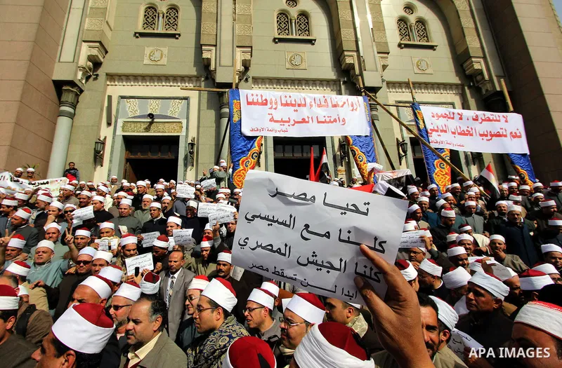 Egyptian clerics from Al-Azhar institution rally to denounce terrorism and show solidarity with the Egyptian government and security forces at a mosque in central, Cairo, February 3, 2015. Egyptian President Abdel Fattah...