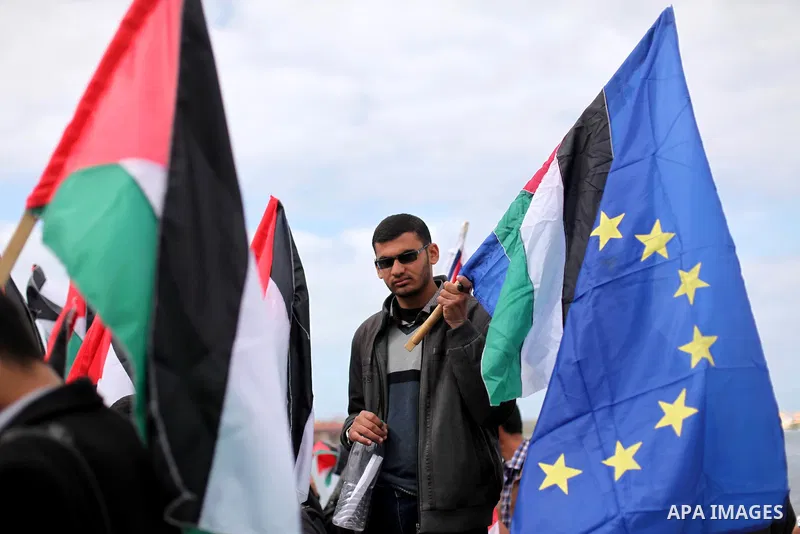 Palestinian students take part in a protest demanding for the opening of a waterway between Gaza Strip and other countries, at the Gaza seaport on February 8, 2015. The governmental Committee to Break the Siege on Gaza d...
