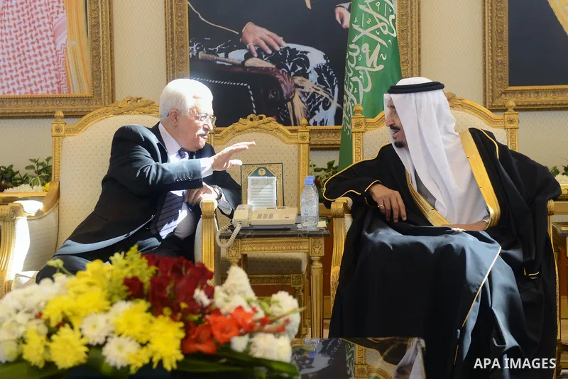 Saudi King Salman bin Abdulaziz meets with Palestinian President Mahmoud Abbas in Riyadh, on February 23, 2015. Photo by Thaer Ganaim