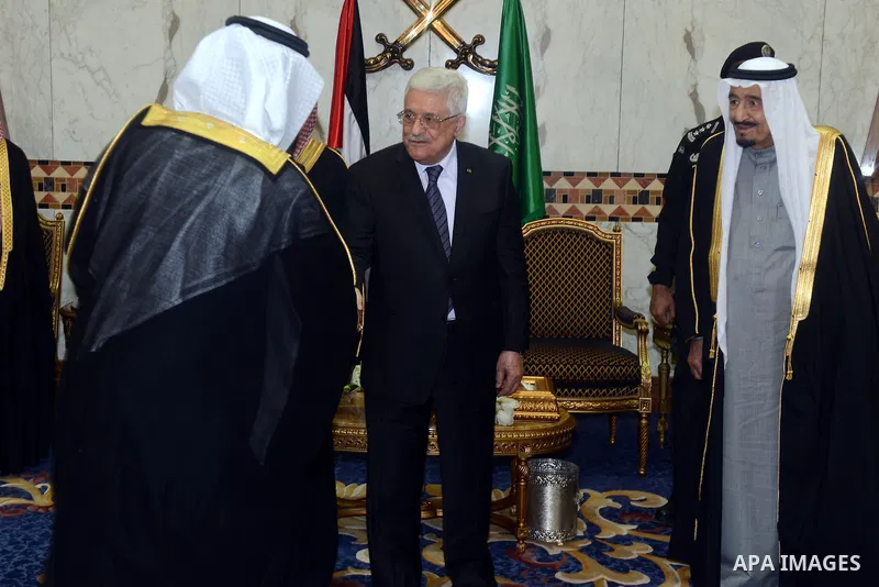 Saudi King Salman bin Abdulaziz receives Palestinian President Mahmoud Abbas in Riyadh, on February 23, 2015. Photo by Thaer Ganaim