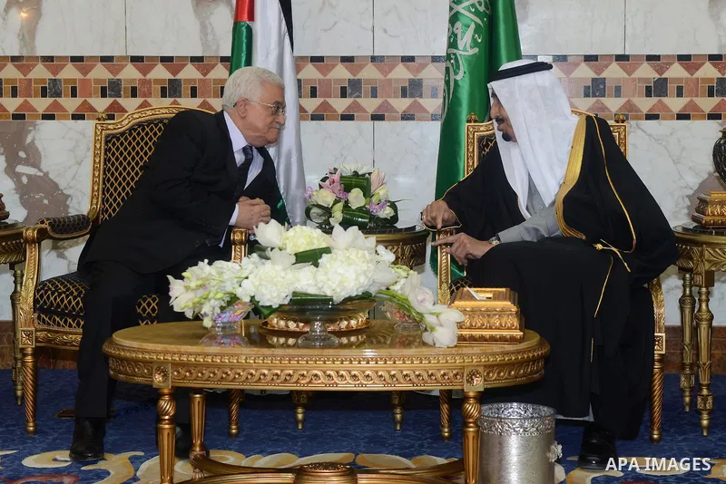 Saudi King Salman bin Abdulaziz meets with Palestinian President Mahmoud Abbas in Riyadh, on February 23, 2015. Photo by Thaer Ganaim