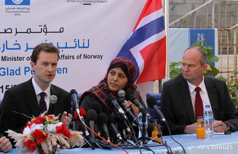 Deputy Foreign Minister of Norway Bard Glad speaks during a press conference in Gaza city on March 05, 2015. Photo by Mohammed Asad