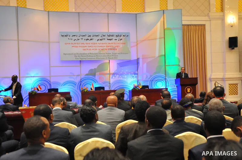 A handout picture made available by the Office of the Egyptian Presidency shows the Egyptian President, Abdel Fattah al-Sisi, the Sudanese President, Omar al-Bashir, and the Prime Minister of Ethiopia, Hailemariam Desale...