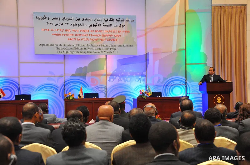 A handout picture made available by the Office of the Egyptian Presidency shows the Egyptian President, Abdel Fattah al-Sisi, the Sudanese President, Omar al-Bashir, and the Prime Minister of Ethiopia, Hailemariam Desale...