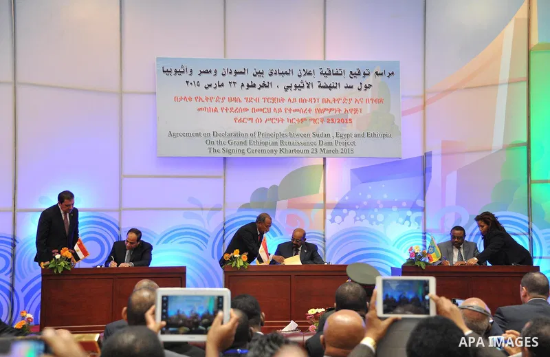 A handout picture made available by the Office of the Egyptian Presidency shows the Egyptian President, Abdel Fattah al-Sisi, the Sudanese President, Omar al-Bashir, and the Prime Minister of Ethiopia, Hailemariam Desale...