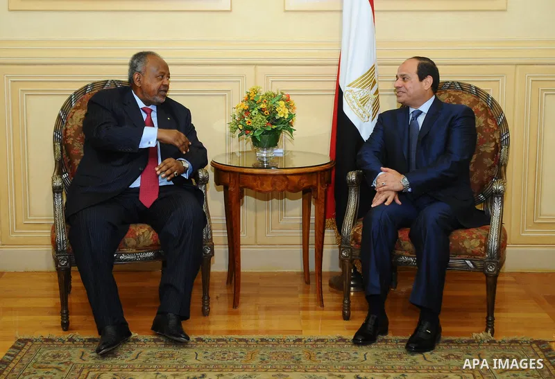 A handout picture made available by the Egyptian presidency shows Egyptian President Abdel Fattah al-Sisi (R) meeting with Djibouti's President Ismail Omar Guelleh in Sharm el-Sheikh on March 27, 2015, ahead of an Arab L...