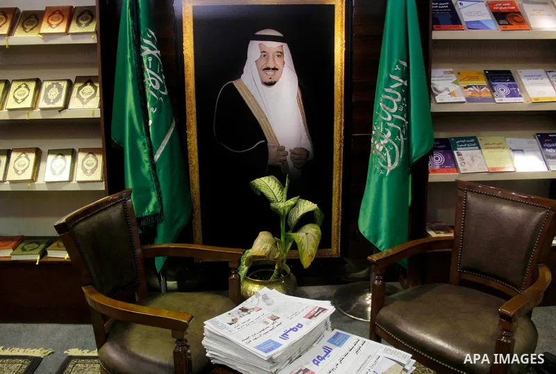 The picture of Saudi King Salman bin Abdulaziz al-Saud, is seenin the eleventh Alexandrina International Book Fair, in Alexandria Egypt on April 06, 2015. Photo by Amr Sayed