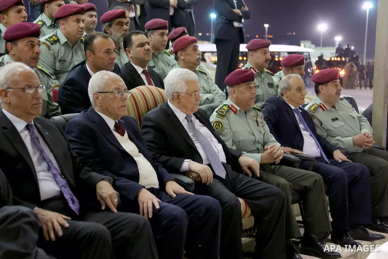 Palestinian President, Mahmoud Abbas (Abu Mazen) visits the College of the Presidential Guard in the West Bank city of Jericho, April 20, 2015. Photo by Osama Falah