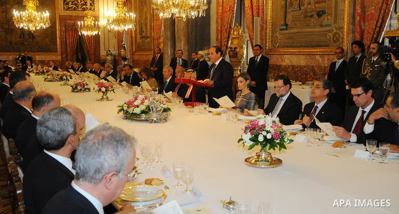 Spain's King Felipe VI meets with Egyptian President Abdel Fattah al-Sisi at the Royal Palace in Madrid on April 30, 2015. Photo by Egyptian Presidency