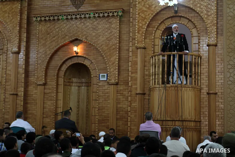 Senior Hamas leader Ismail Haniyeh, gives a speech during Friday prayers in the southern Gaza Strip town of Rafah on May 1, 2015. Photo by Abed Rahim Khatib