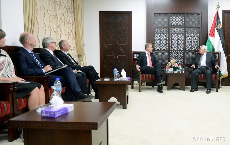 Palestinian President Mahmoud Abbas meets with Norwegian Foreign Minister Borge Brende, at Abbas's headquarter in the West Bank town of Ramallah, 20 May 2015. Photo by Osama Falah