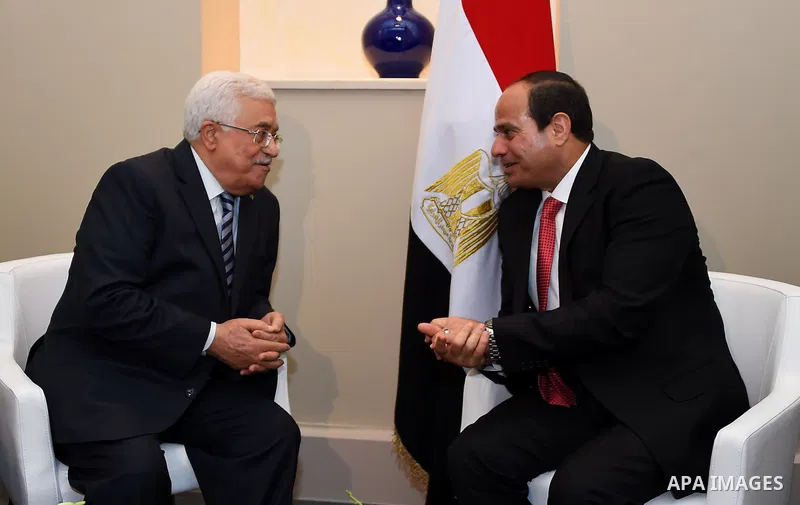Egypt's President Abdel-Fattah el-Sissi meets with Palestinian President Mahmoud Abbas at the World Economic Forum at the King Hussien convention center, Southern Shuneh, Jordan, May 22, 2015. Abdel-Fattah el-Sissi, who...