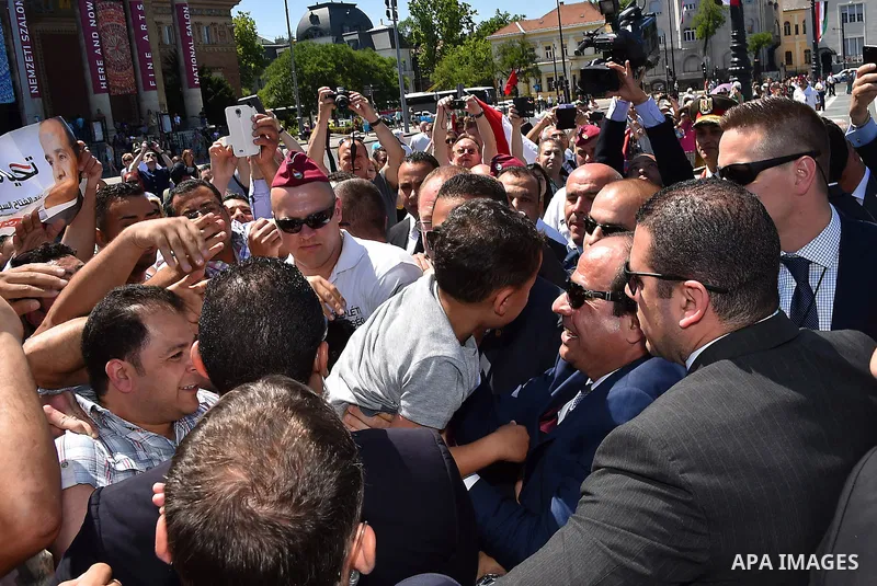 Egyptian President Abdel Fattah al-Sisi greets the Hungarian Egyptian community in Budapest on June 6, 2015. Photo by Egyptian Presidency