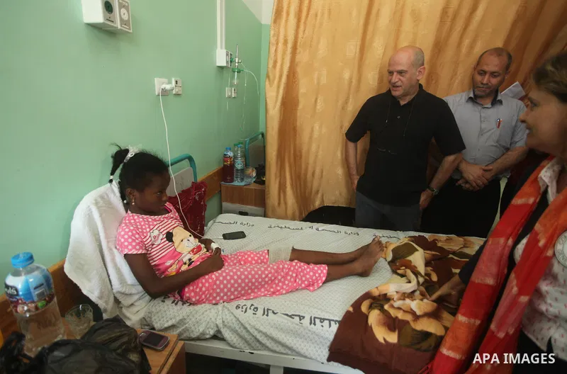 Head of the Red Cross mission in Israel and the Palestinian territories Jacques De Maio, visits the al-Aqsa Martyrs Hospital in Deir al-Balah in the northern Gaza Strip July 29, 2015. Photo by Ashraf Amra