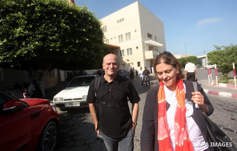 Head of the Red Cross mission in Israel and the Palestinian territories Jacques De Maio, visits the al-Aqsa Martyrs Hospital in Deir al-Balah in the northern Gaza Strip July 29, 2015. Photo by Ashraf Amra