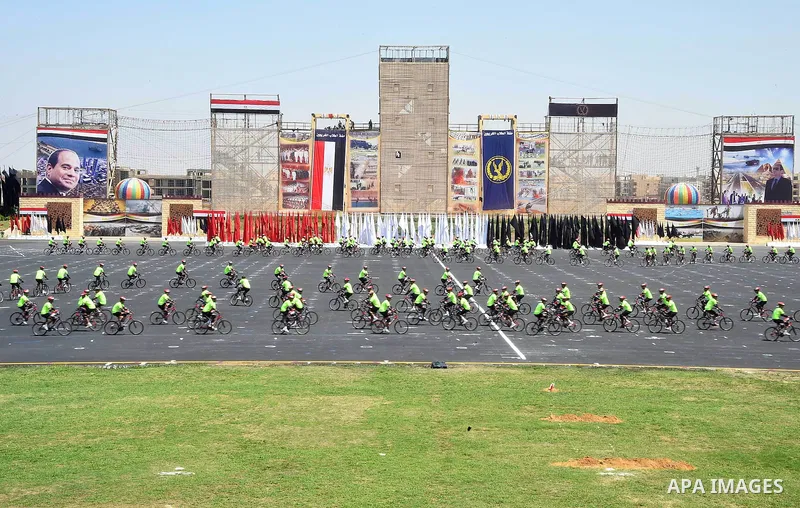 Egyptian police officers demonstrate their skills during at the police academy in Cairo, Egypt July 29, 2015. Photo by Egyptian President Office