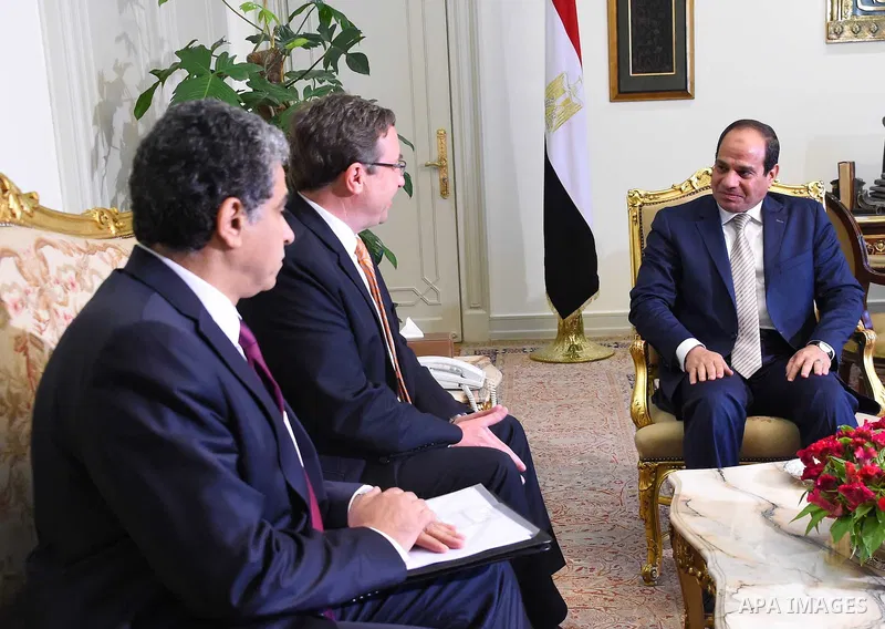 Egyptian President Abdel Fattah al-Sisi meets with Achim Steiner, the Executive Director of the United Nations Environment Programme UNEP, in Cairo on July 29, 2015. Photo by Egyptian President Office