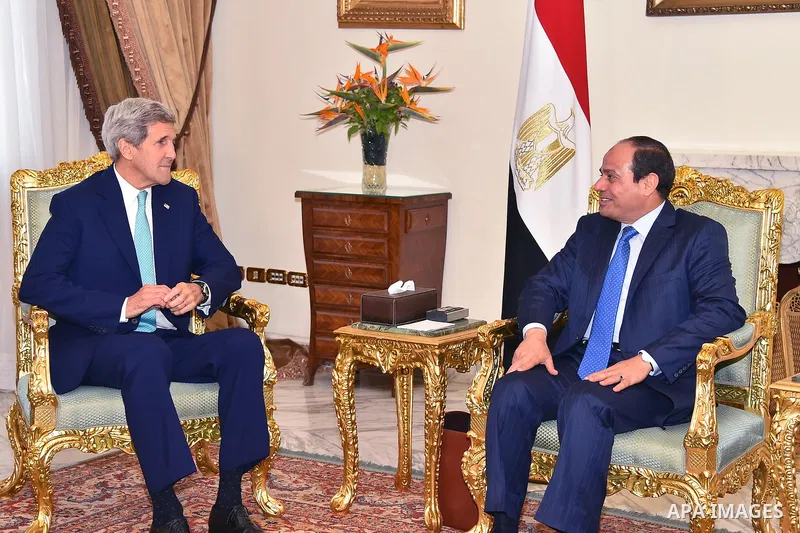 A handout photo provided by the Egyptian Presidency shows US Secretary of State John Kerry (L) speaking to Egyptian President Abdel Fattah al-Sisi during a meeting in Cairo, Egypt, 02 August 2015. Kerry arrived in Cairo...