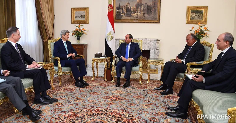 A handout photo provided by the Egyptian Presidency shows US Secretary of State John Kerry (L) speaking to Egyptian President Abdel Fattah al-Sisi during a meeting in Cairo, Egypt, 02 August 2015. Kerry arrived in Cairo...