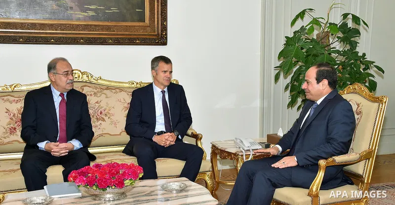 Egyptian President Abdel Fattah al-Sisi meets with the Chief executive officer of British Gas Group "British Gas", in cairo, on August 10, 2015. Photo by Egyptian President Office