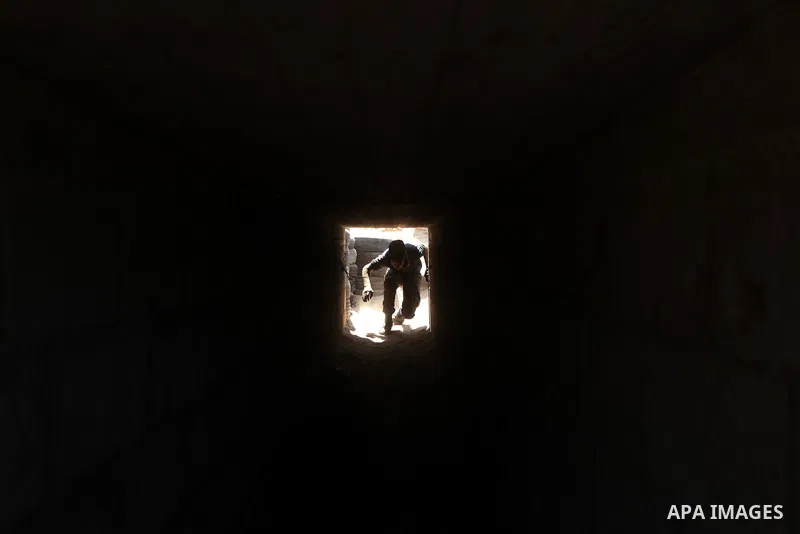 Palestinian youths take part in a military-style exercise during a summer camp organized by Islamic Jihad movement, in Gaza city, on August 13, 2015. Photo by Ashraf Amra