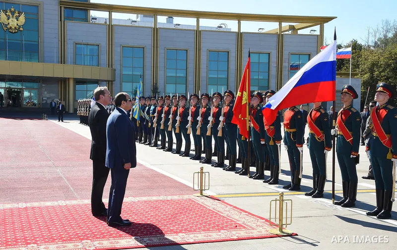 Egyptian President Abdel Fattah al-Sisi reviews the honour guard during an official arrival ceremony, in Moscow on August 25, 2015. Photo by Egyptian President Office