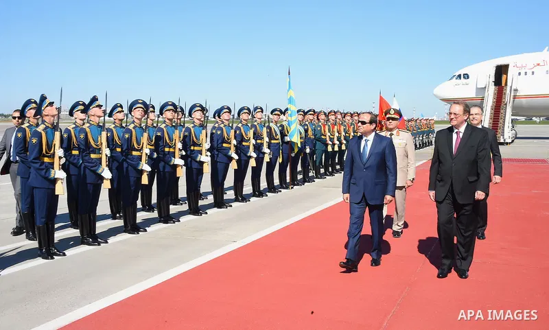 Egyptian President Abdel Fattah al-Sisi reviews the honour guard during an official arrival ceremony, in Moscow on August 25, 2015. Photo by Egyptian President Office