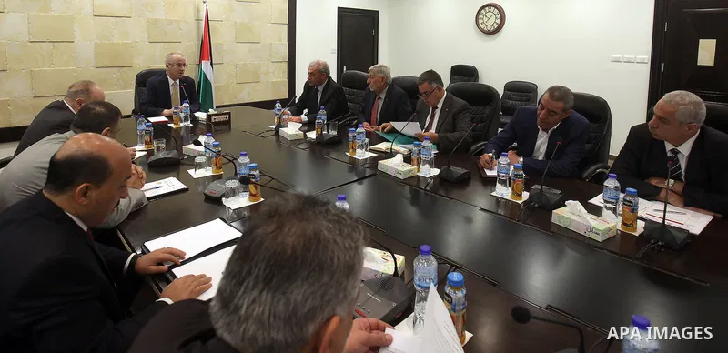 Palestinian Prime Minister Rami Hamdallah, chairs a meeting of the Ministerial Committee, in the West Bank city of Ramallah, on august 31, 2015. Photo by Prime Minister Office