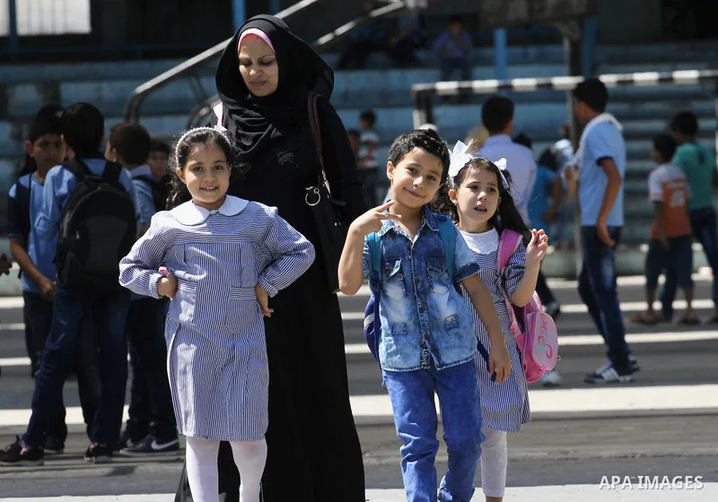 Palestinian students return to UNRWA-run schools, after postponement the school year in Gaza strip due to the reduction of educational programs given by the United Nations Relief and Works Agency (UNRWA) and the growing...