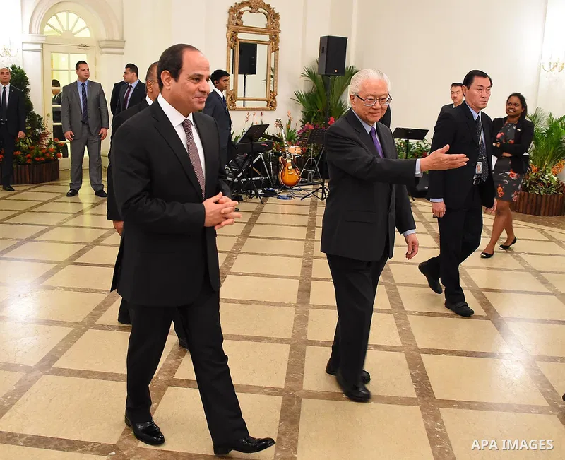 President Abdel Fattah al-Sisi meets with Singaporean counterpart Tony Tan Keng Yam in Singapore on August 31, 2015. President Abdel Fattah al-Sisi is on a three-day state visit at the invitation of President Tony Tan Ke...