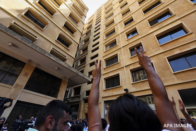 Lebanese activist clash with riot police outside the environment ministry in downtown Beirut on September 1, 2015 as Lebanese police started forcefully evacuating protesters who had occupied part of the building in a sur...