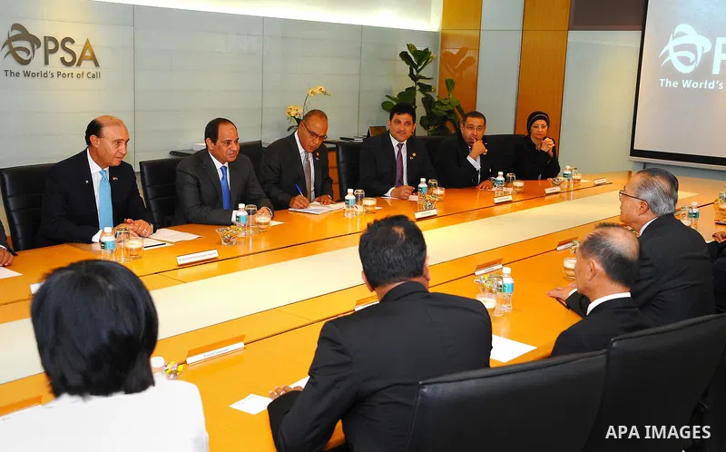 Egyptian President Abdel Fattah al-Sisi visits a Singapore port in Singapore on Sep. 01, 2015. President Abdel Fattah al-Sisi is on a three-day state visit at the invitation of President Tony Tan Keng Yam. Photo by Egypt...