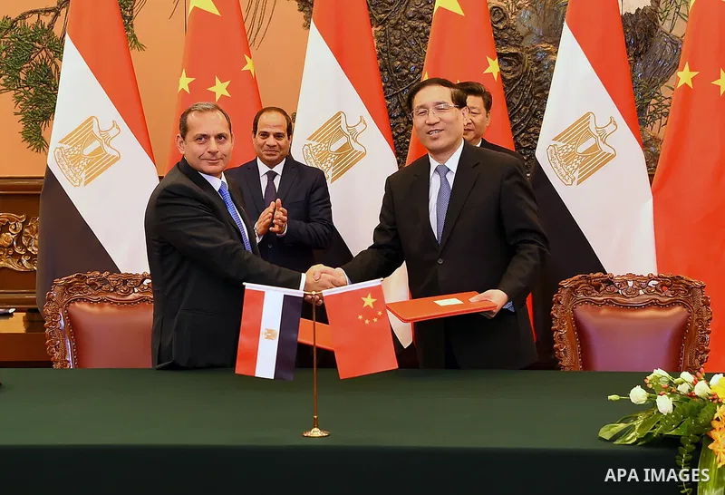 Egyptian President Abdel-Fattah al-Sisi meets with Chinese businessmen in Beijing, capital of China, Sept. 2, 2015, to attend events commemorating the 70th anniversary of the victory in the Chinese People's War of Resist...