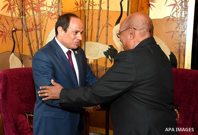Egypt's President Abdel Fattah al-Sisi meets with Sudanese President Omar al-Bashir in Beijing, China, Sep. 3, 2015. The Egyptian leader is in China to attend a military parade on September 3 to commemorate the 70th anni...