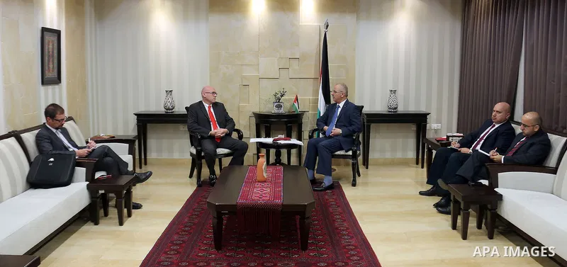 Palestinian Prime Minister, Rami Hamadallah, meets with head of the European police Delegation to Palestine, in the West Bank city of Ramallah on October 5, 2015. Photo by Prime Minister Office