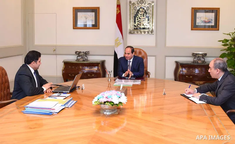 Egyptain President Abdel Fattah al-Sisi meets with Hossam El Din Maghazi Minister of Water Resources in Cairo, Egypt, October 10, 2015. Photo by Egyptian President Office