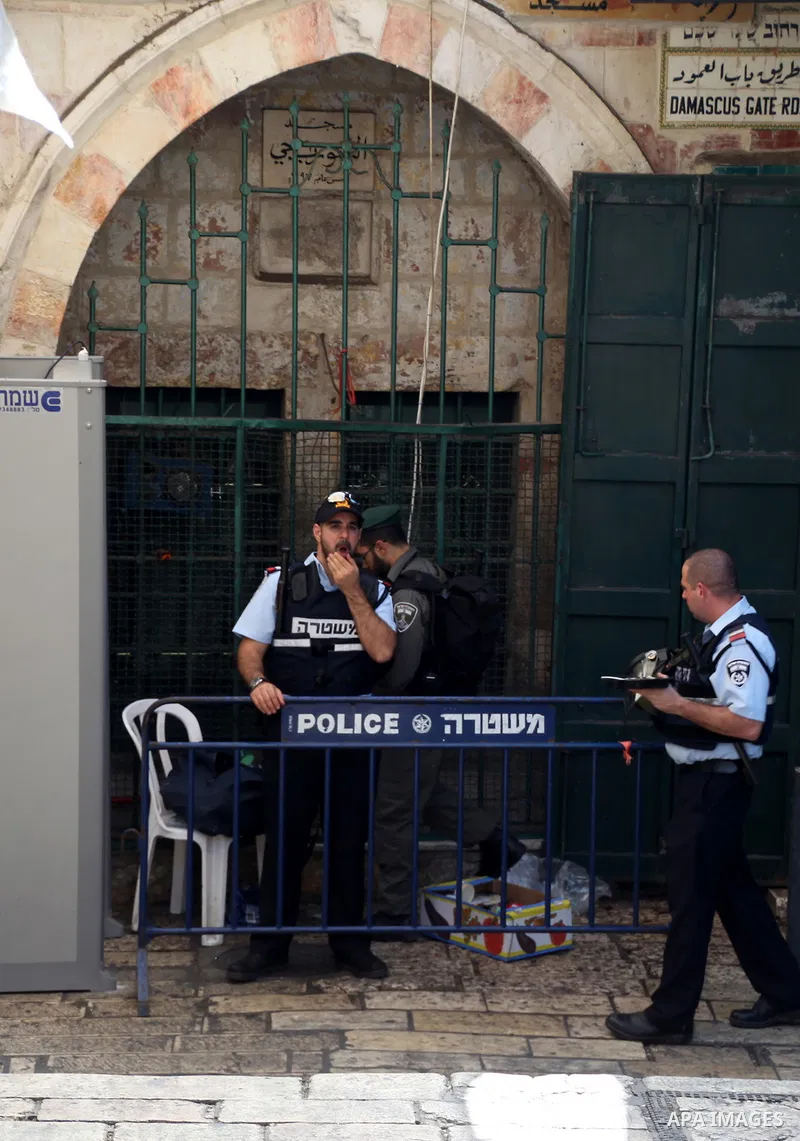 Israeli police stand guard at a street leading to the al-Aqsa mosque compound in Jerusalem's Old city on October 14, 2015. Seven Israelis and 30 Palestinians, including children and assailants, have been killed in two we...