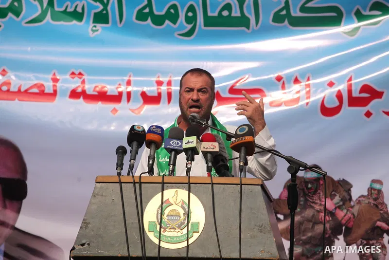 Senior Hamas leader Fathi Hammad, speaks during in a protest demanding release the prisoners in Israeli jails, in front of Red cross office, in Gaza city, on Oct. 19, 2015. Photo by Ashraf Amra