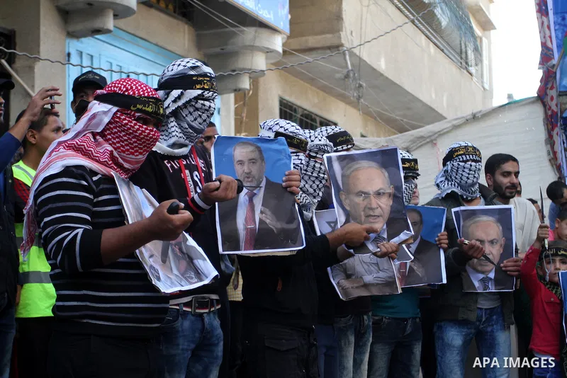 Palestinian supporters of Hamas and Islamic Jihad movements take part in an anti-Israel demonstration, in Khan Younis in the southern Gaza Strip, October 30, 2015. Since the start of October, violence that has included s...