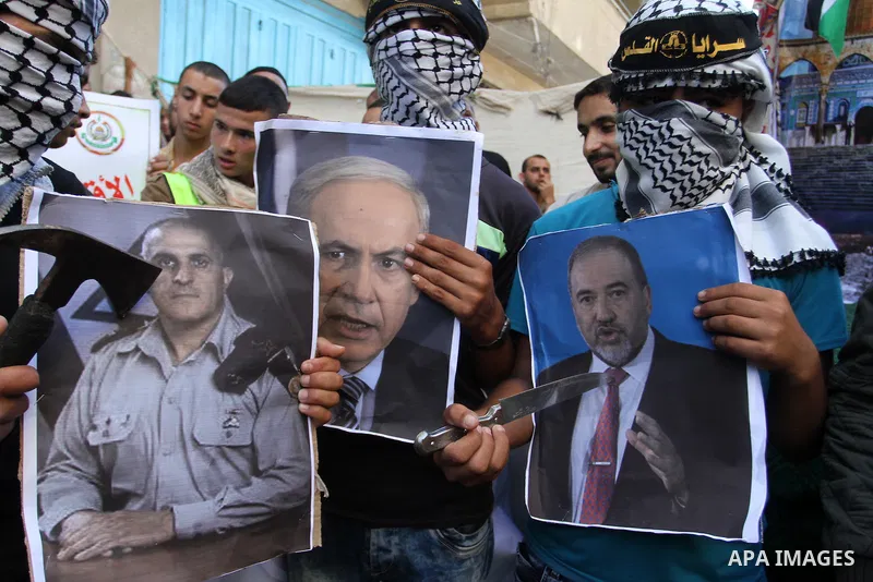 Palestinian supporters of Hamas and Islamic Jihad movements take part in an anti-Israel demonstration, in Khan Younis in the southern Gaza Strip, October 30, 2015. Since the start of October, violence that has included s...